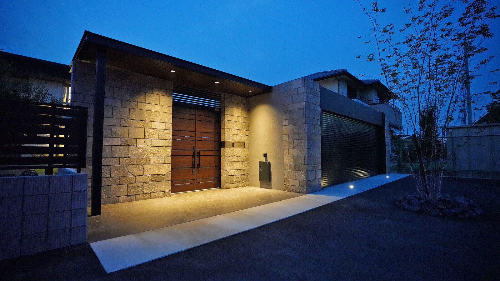 春日井市 積水ハウス イズロイエの豪華なクローズ外構です 愛知県の外構ショップ Wise Gallery ワイズギャラリー エクステリア日記 春日井市 積水ハウス イズロイエの豪華なクローズ外構です 愛知県の外構ショップ Wise Gallery ワイズギャラリー エクステリア日記
