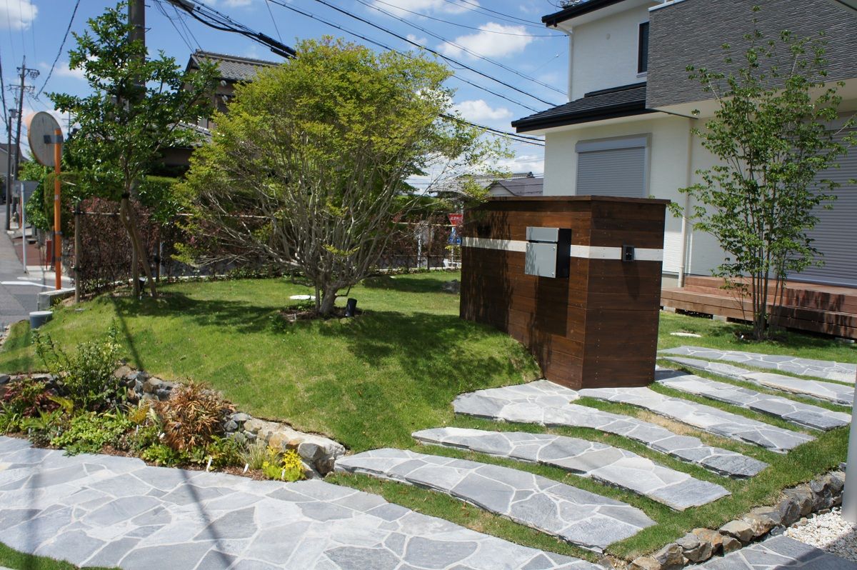 新緑と芝生が美しく生え揃った和モダンなオープン外構です 愛知県の外構ショップ Wise Gallery ワイズギャラリー エクステリア 日記