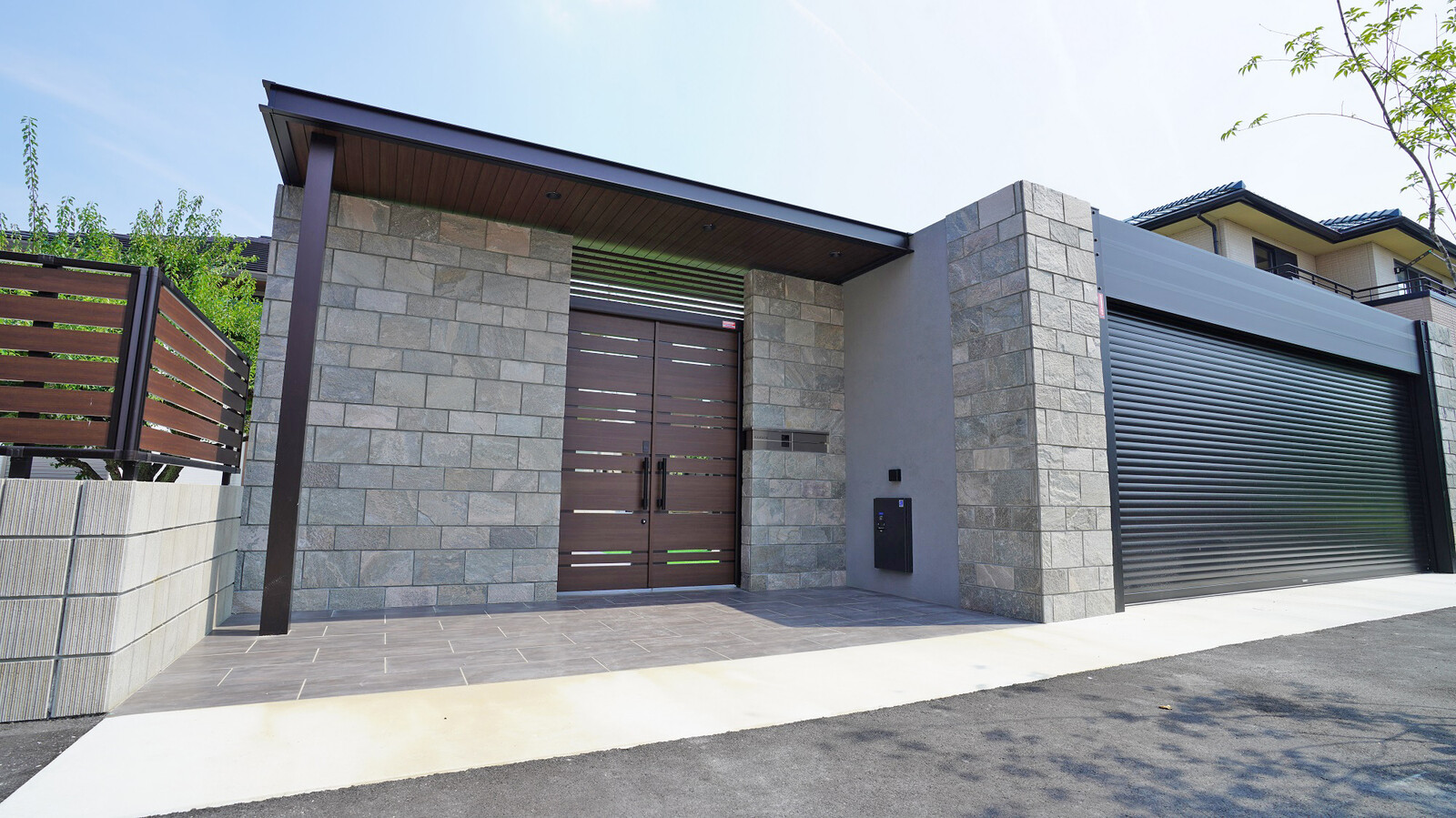 春日井市 積水ハウス イズロイエの豪華なクローズ外構です 愛知県の外構ショップ Wise Gallery ワイズギャラリー エクステリア日記 春日井市 積水ハウス イズロイエの豪華なクローズ外構です 愛知県の外構ショップ Wise Gallery ワイズギャラリー エクステリア日記