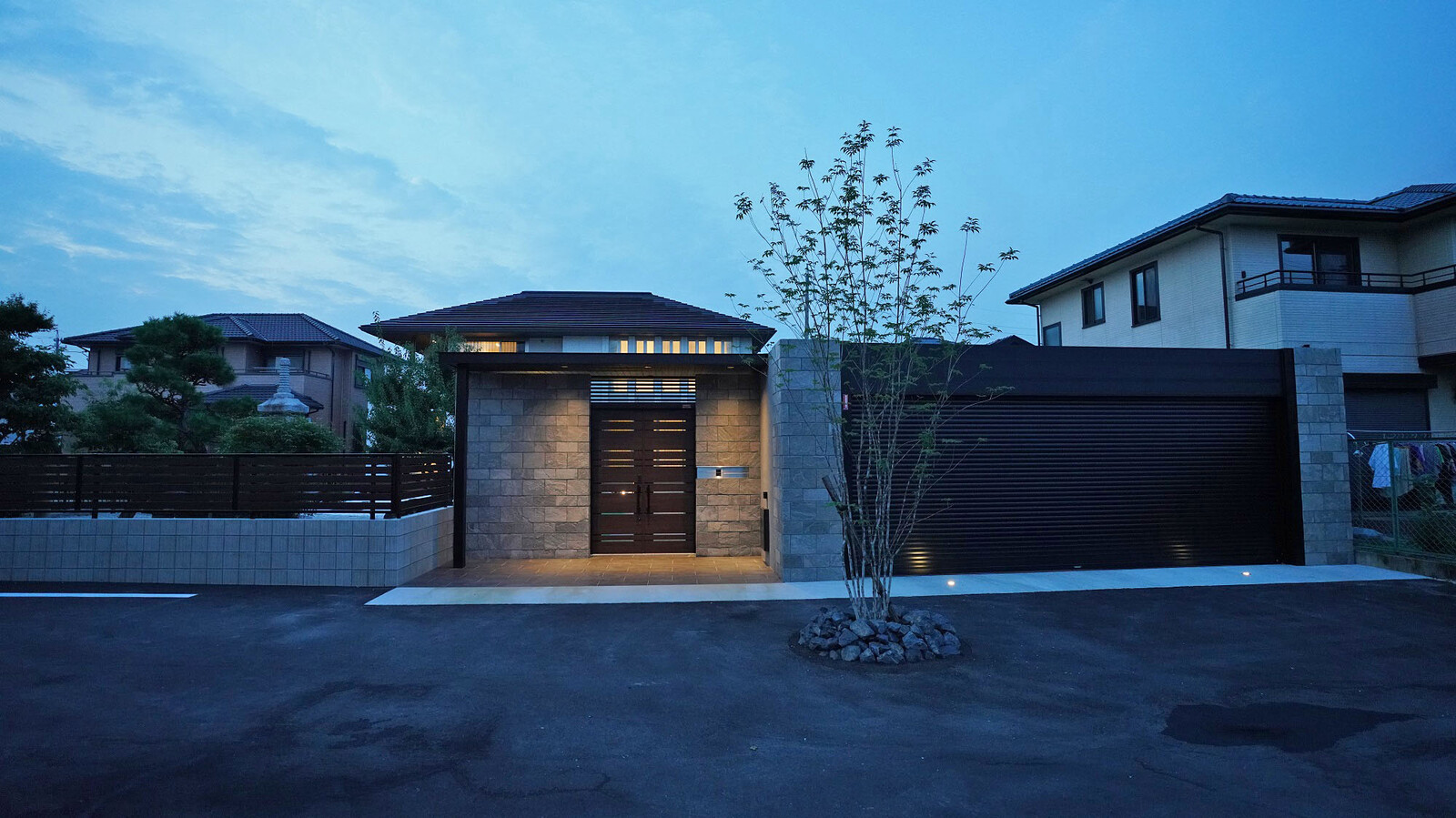 春日井市 積水ハウス イズロイエの豪華なクローズ外構です 愛知県の外構ショップ Wise Gallery ワイズギャラリー エクステリア日記 春日井市 積水ハウス イズロイエの豪華なクローズ外構です 愛知県の外構ショップ Wise Gallery ワイズギャラリー エクステリア日記