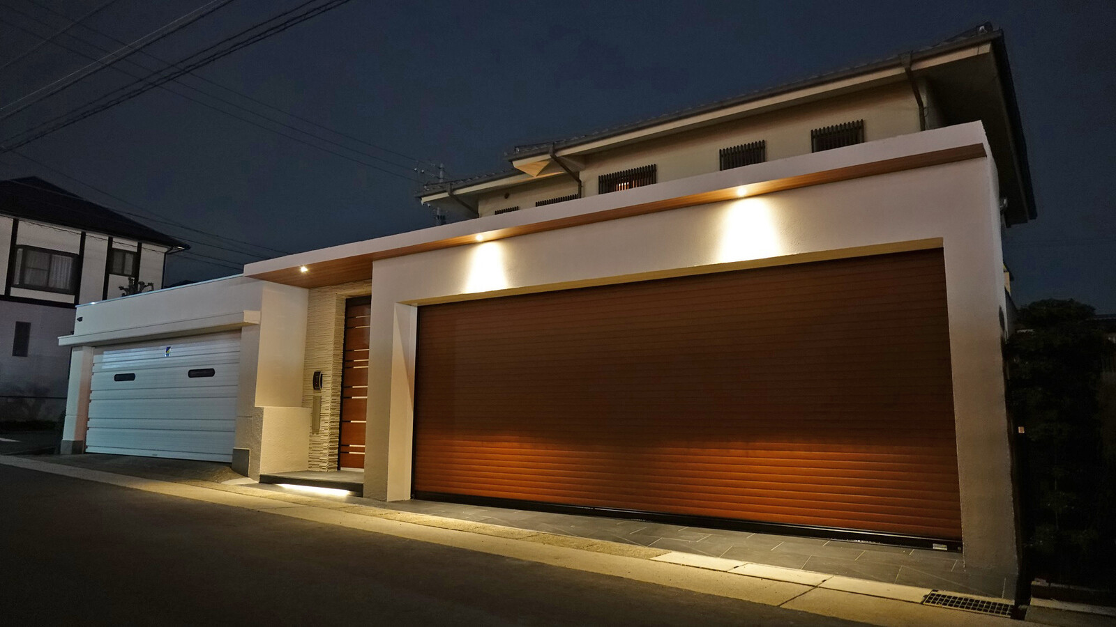 名古屋市緑区 風格ある木目軒裏 電動シャッターが完成しました 愛知県の外構ショップ Wise Gallery ワイズギャラリー エクステリア日記 名古屋市緑区 風格ある木目軒裏 電動シャッターが完成しました 愛知県の外構ショップ Wise Gallery ワイズギャラリー エクステリア日記