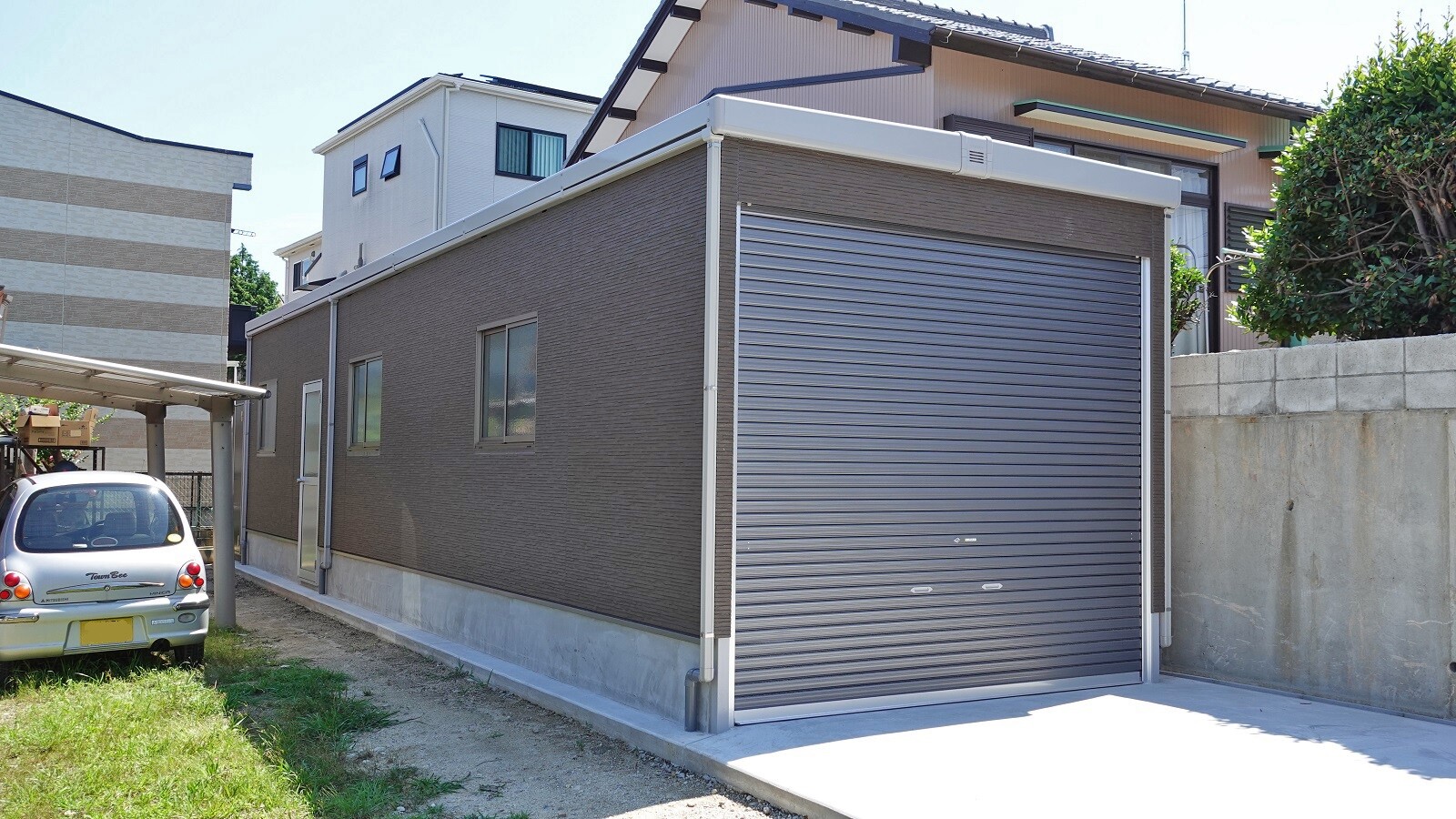 豪華なガレージに間仕切りとトイレが設置されました 愛知県の外構ショップ Wise Gallery ワイズギャラリー エクステリア日記