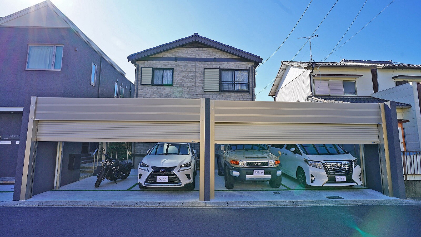 北名古屋市 4台用シャッター付の豪華なエクステリアが完成です 