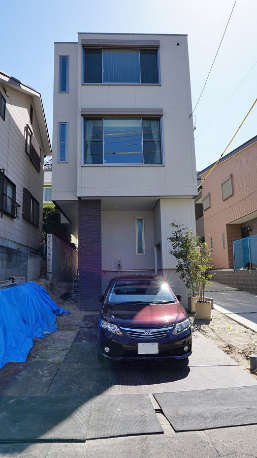 名古屋市千種区 トヨタホームの都市型３階建て住宅の外構です 愛知県の外構ショップ Wise Gallery ワイズギャラリー エクステリア日記