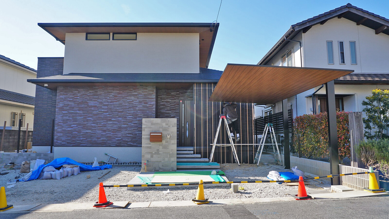 木目調カーポートscと4色エバーアートウッドの豪華なファサードです 愛知県の外構ショップ Wise Gallery ワイズギャラリー エクステリア日記