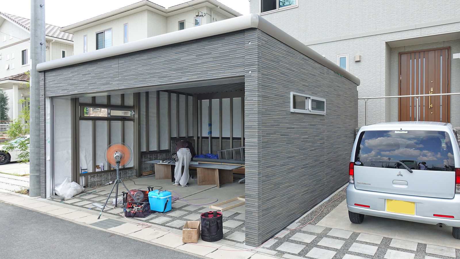 短工期の後付け施工のニチハ サイディング張り2台用ガレージです 愛知県の外構ショップ Wise Gallery ワイズギャラリー エクステリア日記 短工期の後付け施工のニチハ サイディング張り2台用ガレージです 愛知県の外構ショップ Wise Gallery ワイズギャラリー エクステリア日記