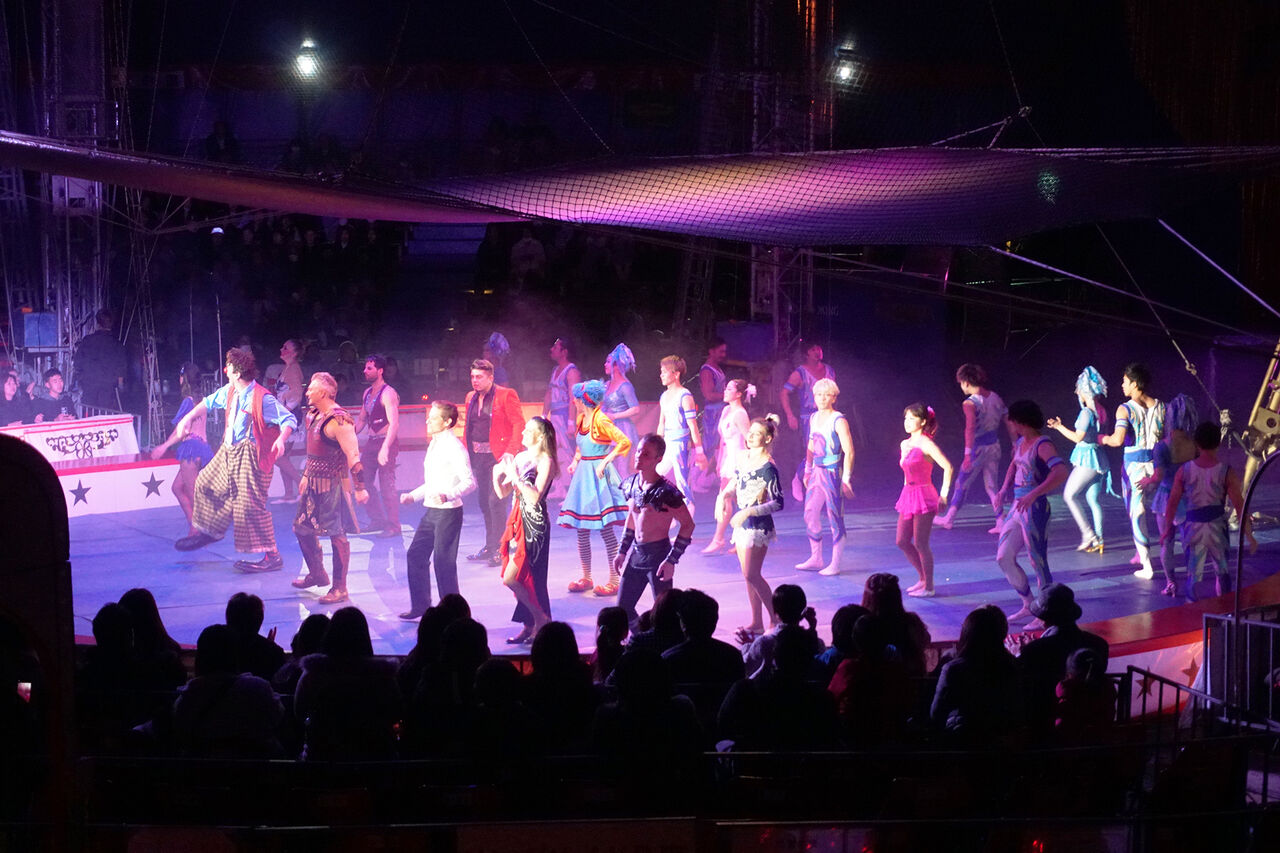 福岡市中央区舞鶴公園 木下大サーカス ビケメン スタイル