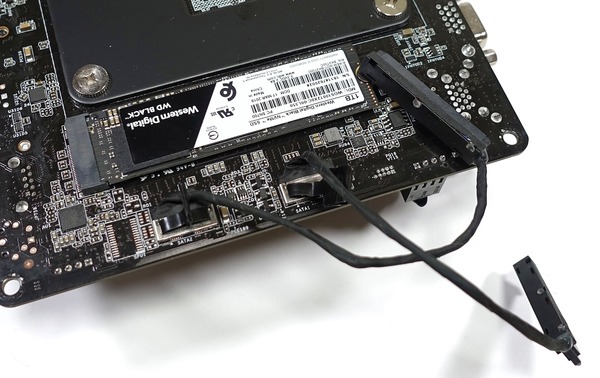 ASRock DeskMini X300 review_06338_DxO