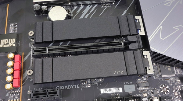 GIGABYTE Z490 AORUS ELITE_00364_DxO