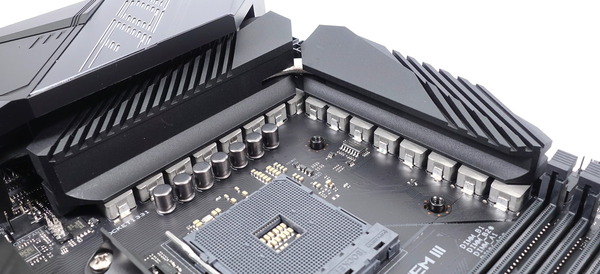 ASUS ROG Crosshair VIII Dark Hero review_07612_DxO