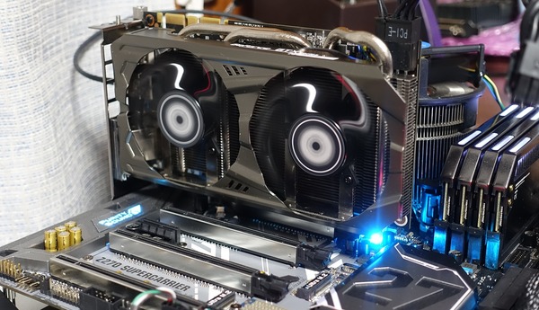 玄人志向 GF-GTX1070-E8GB/OC/SHORT review_06813