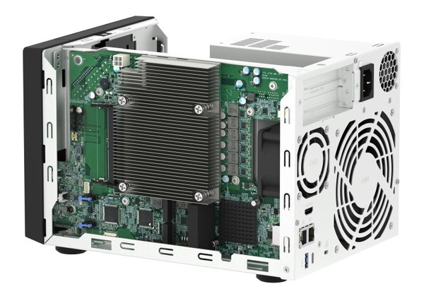QNAP TVS-h474_inside (2)