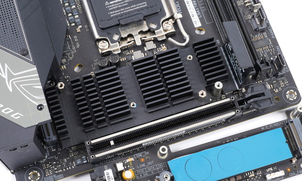 ASUS ROG STRIX Z690-I GAMING WIFI review_03488_DxO