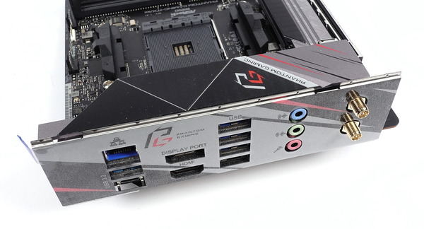 ASRock B550 Phantom Gaming-ITX_ax_02078_DxO