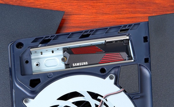 Samsung SSD 990 PRO with Heatsink 4TB_PS5