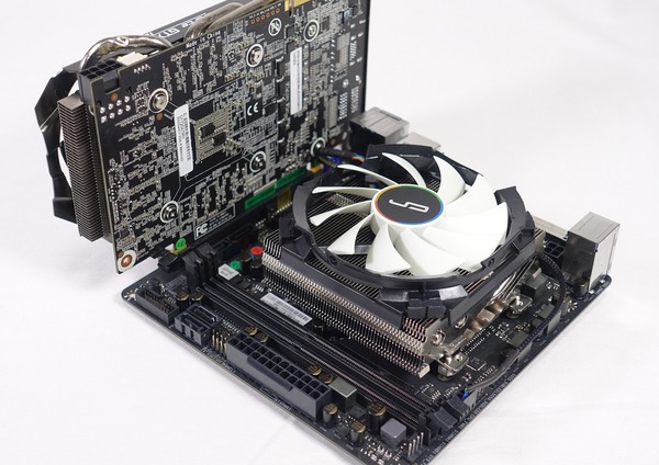 玄人志向 GF-GTX1070-E8GB/OC/SHORT review_06753