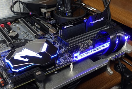 GIGABYTE Z370 AORUS Gaming 7 review_01857