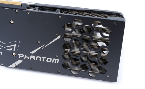 Gainward GeForce RTX 3090 Ti Phantom review_06726_DxO