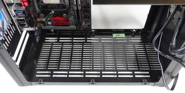 Lian Li PC-Q38 review_00808
