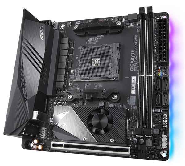 GIGABYTE X570 I AORUS PRO WIFI (4)