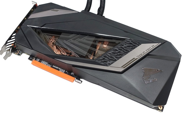 GIGABYTE AORUS GeForce RTX 2080 Ti XTREME WATERFORCE 11G review_07640_DxO