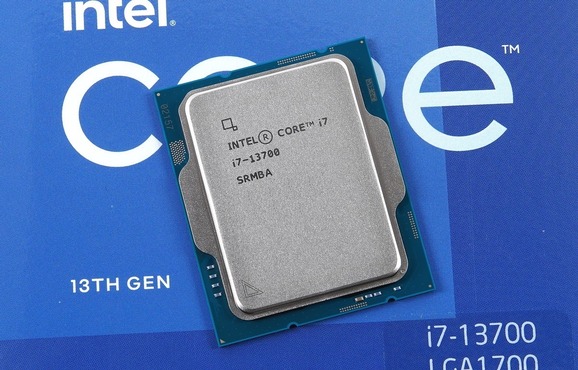 Intel Core i7 13700