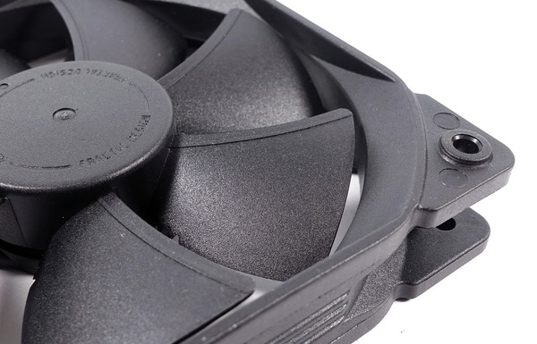 Fractal Design Celsius S36 Blackout review_05714_DxO