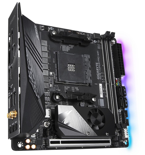 GIGABYTE X570 I AORUS PRO WIFI (3)