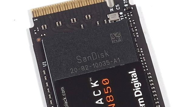 WD_BLACK SN850 NVMe SSD with Heatsink review_05702_DxO