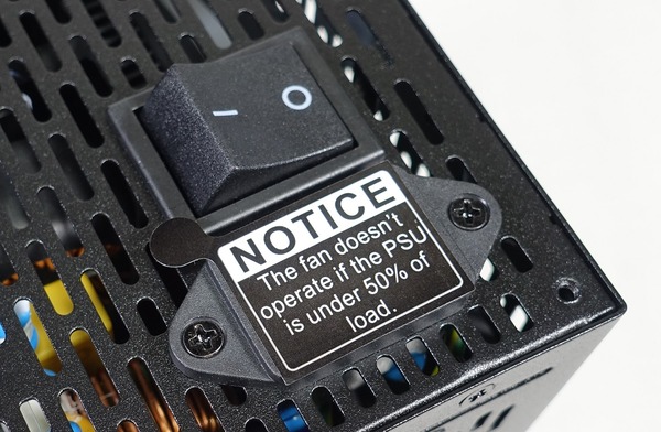 Thermaltake Toughpower iRGB PLUS 1250W Titanium review_09070