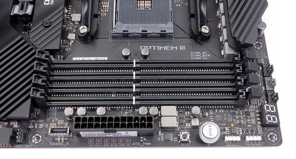 ASUS ROG Crosshair VIII Dark Hero review_07616_DxO
