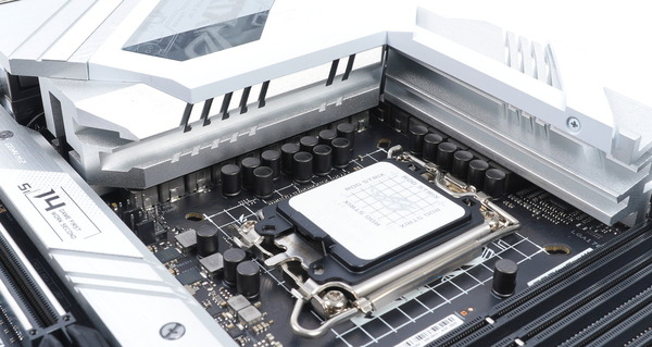 ASUS ROG STRIX Z690-A GAMING WIFI D4 review_01624_DxO