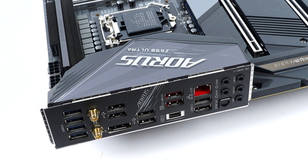 GIGABYTE Z590 AORUS ULTRA review_02580_DxO
