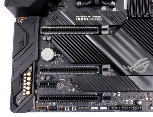 ASUS ROG Crosshair VIII Dark Hero review_07628_DxO