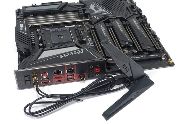 MSI MEG X570 GODLIKE review_00422_DxO