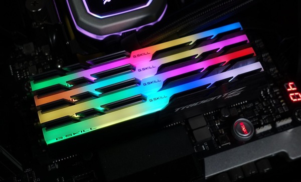 G.Skill Trident Z RGB F4-4000C14D-32GTZR review_02987