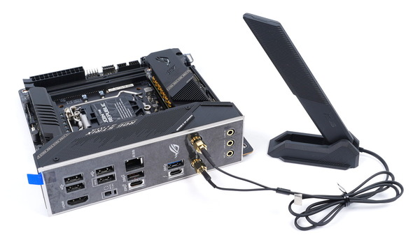 ASUS ROG STRIX Z590-I GAMING WIFI review_02874_DxO