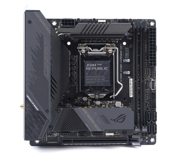 ASUS ROG STRIX Z590-I GAMING WIFI review_02875_DxO