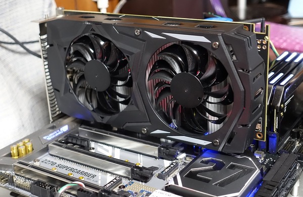 玄人志向 RD-RX560-E4GB review_07665