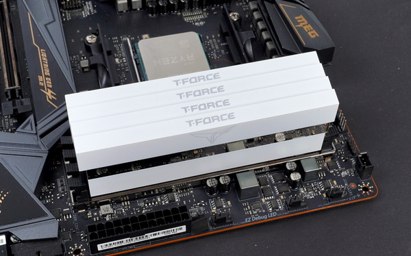 Team T-FORCE Xtreem ARGB WHITE DDR4 review_03551_DxO