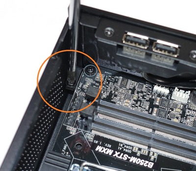 ASRock DeskMini GTX 1080 review_02668