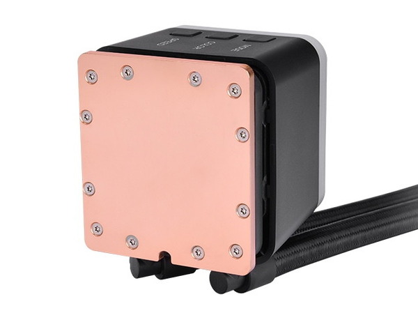 Thermaltake TOUGHLIQUID 360 ARGB TRX40 (3)