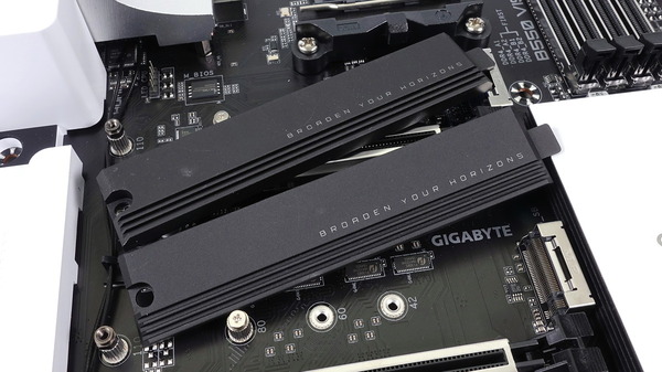 GIGABYTE B550 VISION D review_02649_DxO