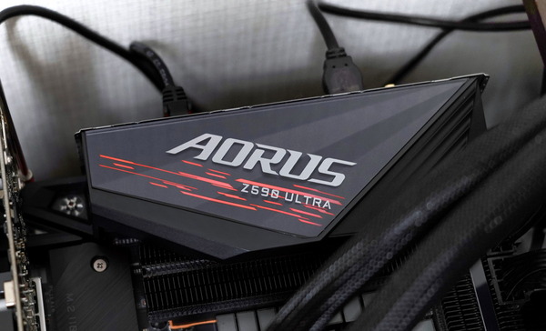 GIGABYTE Z590 AORUS ULTRA review_02630_DxO