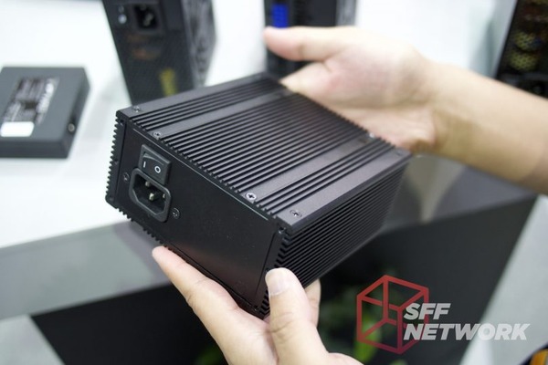 Silverstoneからファンレスsfx L電源ユニットのプロトタイプが展示中 自作とゲームと趣味の日々 Silverstoneからファンレスsfx L電源ユニットのプロトタイプが展示中 自作とゲームと趣味の日々
