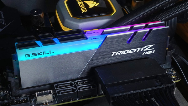 G.Skill Trident Z Neo F4-4000C17D-32GTZNB