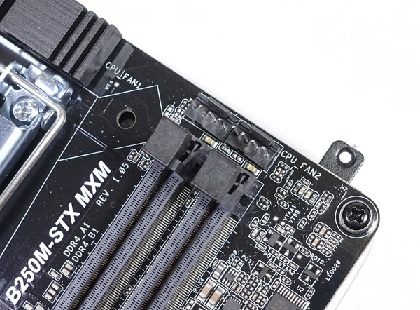 ASRock DeskMini GTX 1080 review_02722
