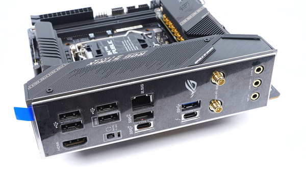 ASUS ROG STRIX Z590-I GAMING WIFI review_02882_DxO
