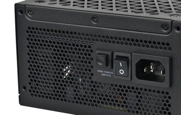 SilverStone HELA 1200R Platinum_Semi-Fanless