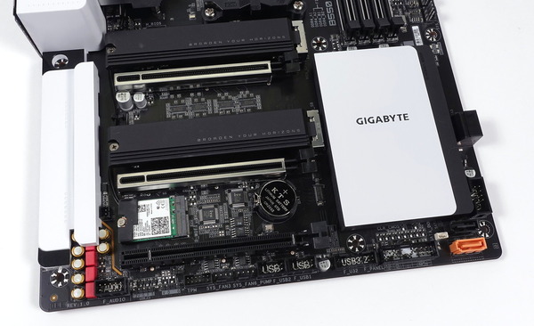 GIGABYTE B550 VISION D review_02622_DxO